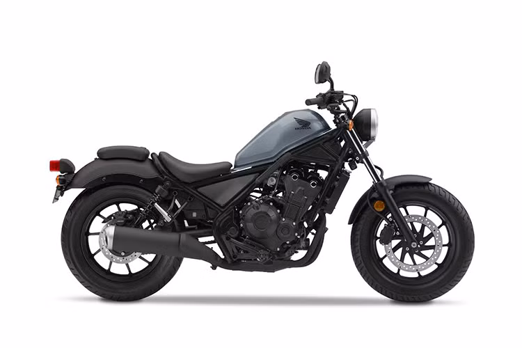 Ở phiên bản nâng cấp mới này, mẫu xe Honda Rebel 500 chỉ được tạo điểm khác biệt từ lựa chọn màu sơn mới – Đen Xanh và Đen Xám. Tại thị trường Việt Nam, xe được nhập khẩu từ Thái Lan. Mức giá Honda Rebel 500 bán ra tại Việt Nam là 180 triệu đồng (Đã bao gồm VAT).