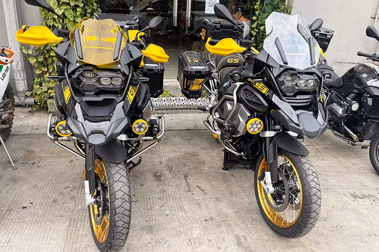 Giá xe BMW R1250GS và R1250GS bản kỷ niệm 40 năm có giá lần lượt ở mức 669 triệu đồng và 739 triệu đồng. Ngoài ra, các phiên bản khác của GS và GSA còn có Rally và Triple Black, với giá từ 659 triệu đồng đến 719 triệu đồng.