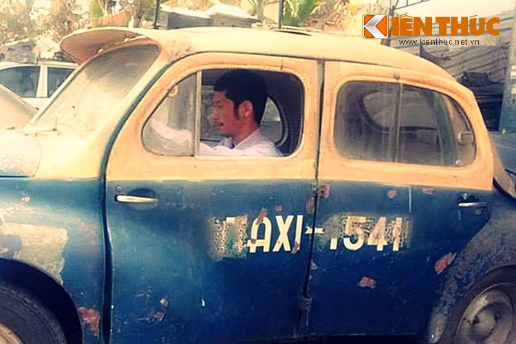 Anh cũng đại tu lại máy móc, phục chế sửa chữa gầm xe để đảm bảo an toàn khi di chuyển trên đường, làm mới nội thất theo cách lấy lại nguyên bản của nội thất taxi thời đó. Bảng tên người chủ sở hữu đầu tiên của xe vẫn được giữ lại, dòng chữ "Đừng bỏ rác xuống đường" viết bên trong xe cũng được anh Dzũng để nguyên.