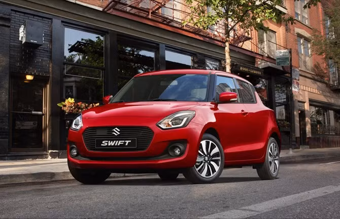 Suzuki Swift thế hệ mới sẽ cạnh tranh với các đối thủ Toyota Yaris, Ford Fiesta, KIA Rio, Mitsubishi Mirage… trong phân khúc hatchback cỡ nhỏ. Giá bán của mẫu xe này vẫn chưa được công bố. Tại thị trường Việt Nam, Suzuki Swift thuộc thế hệ 2016 hiện đang được phân phối với 3 phiên bản có giá bán từ 569 - 609 triệu đồng.