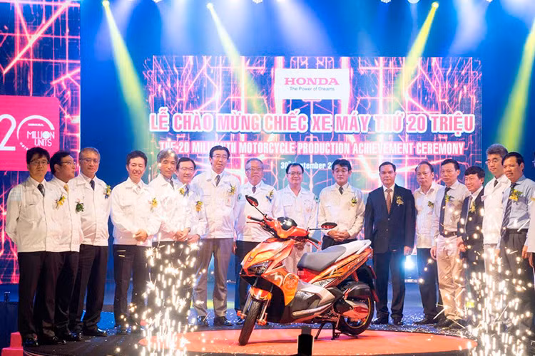 Honda hiện là nhà sản xuất xe máy chiếm thị phần lớn nhất ở Việt Nam với hơn 70% thị phần. Hãng có 2 nhà máy sản xuất xe máy ở Vĩnh Phúc và một nhà máy ở Hà Nam. Các mẫu xe sản xuất ra bao gồm xe số, xe tay ga và xe côn tay.