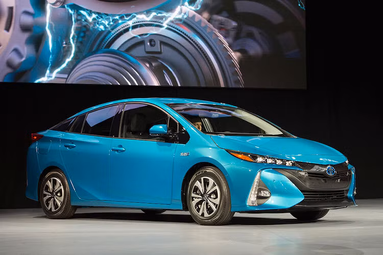Toyota ra mat 