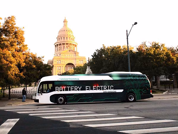 Xe buyt dien Proterra Catalyst XR chay 415km/1 lan xac-Hinh-2