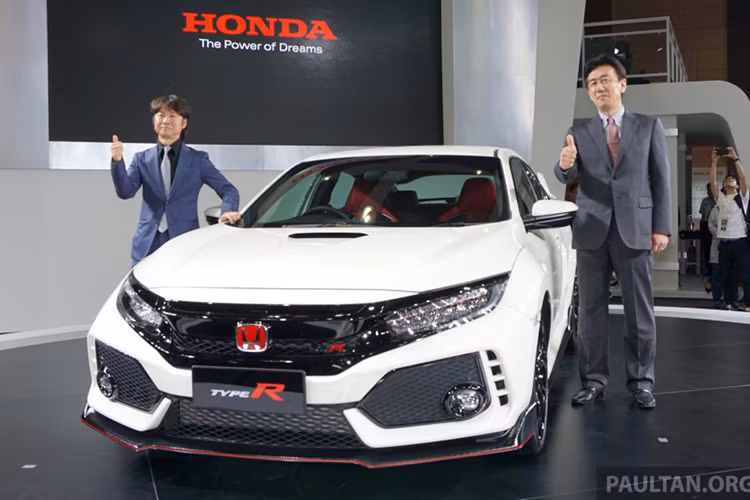 Trong thời gian qua, mẫu xe thể thao hiệu suất cao là Honda Civic Type R 2017 đã liên tục được cho ra mắt tại một số nước tại thị trường Đông Nam Á. Cụ thể, sau Philippines, Singapore và Indonesia, mẫu xe này tiếp tục được giới thiệu tại thị trường giàu tiềm năng là Malaysia.
