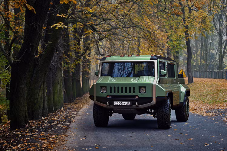 Tuy nhiên, việc kết hợp ý tưởng xe của Mỹ và xe của Nga (Hummer và UAZ) đôi lúc cũng cho ra đời một kết quả thú vị mà ít ai ngờ đến.