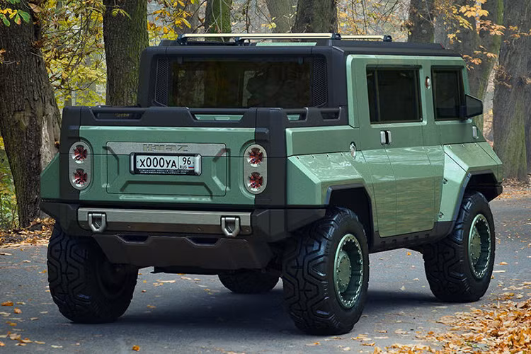 Hãy nhìn vào mẫu xe concept được thiết kế bởi Alexander Isaev dưới đây. Nó có tên gọi là xe ôtô địa hình H-UAZ, và nó có sử dụng những ý tưởng thiết kế từ một chiếc Hummer H2 hoặc H3 với dáng vẻ của một chiếc UAZ 2206 – một dạng minivan đi off-road vốn được chế tạo trong thập niên 1960 dành cho Hồng Quân.