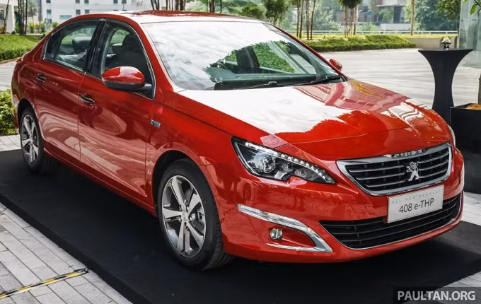  Peugeot 408 mới từng được ra mắt tại triển lãm Auto China 2014, nhưng tại thời điểm đó mới là phiên bản phát triển riêng cho thị trường Trung Quốc. Nay mẫu xe này đã đặt chân tới Malaysia với nhiều thay đổi, hứa hẹn sẽ ra mắt tại các quốc gia khác thuộc Đông Nam Á.