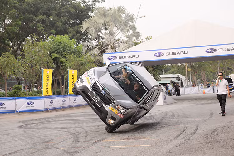 Sieu trinh dien oto mao hiem Subaru Russ Swift se tro lai Viet Nam