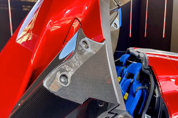 Giá trị sưu tầm cũng như sinh lời của các dòng xe giới hạn nhà Ferrari là không phải bàn cãi, đơn cửa như Ferrari LaFerrari với giá khởi điểm 1,4 triệu đô la cho bản coupe, và mui trần gần 2 triệu đô la, nhưng hiện nay, có nhiều xe giao dịch lại với giá từ 2,5 đến 6,5 triệu đô la. Thậm chí, các xe giới hạn Ferrari có giá từ 350.000 đô la, cũng đang được bán lại trên 1 triệu đô la, bất chấp ra mắt gần 10 năm trước.