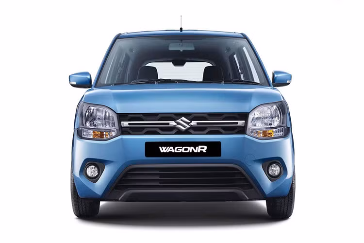 Phần đầu của xe được thiết kế đơn giản với phong cách vuông vức quen thuộc của những phien bản trước đây, nhưng được bo lại các góc trông mềm mại hơn. Xe được trang bị lưới tản nhiệt kéo dài sang hai bên, với thanh mạ crom và logo Suzuki chính giữa. Đèn chiếu sang và sương mù dạng halogen truyền thống.