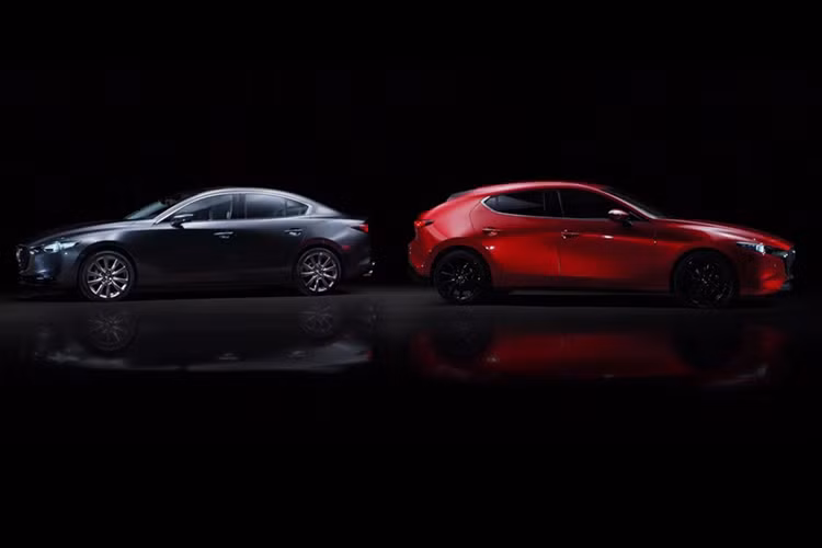 Ra mắt công chúng khu vực Đông Nam Á từ hồi đầu năm nay tại đảo quốc Singapore nhưng cho tới tận thời điểm này, Mazda3 2020 mới vẫn chưa cập bến Việt Nam. Nhiều nguồn tin khẳng định, mẫu sedan/hatchback hạng C này sẽ ra nhập thị trường Việt cuối năm 2019.