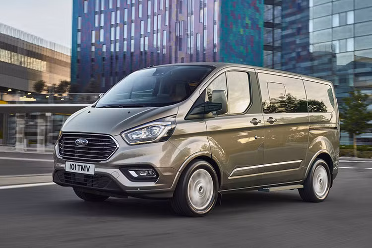 Theo nguồn tin từ đại lý, một mẫu xe mới sắp được Ford Việt Nam cho ra mắt trong thời gian tới sẽ nằm trong phân khúc MPV. Sản phẩm này nhiều khả năng là mẫu xe Ford Tourneo mới - có thể coi là một biến thể khác của Transit. Xe sẽ được lắp ráp trong nước. Thời gian ra mắt có thể vào khoảng tháng 10/2019 tới đây.