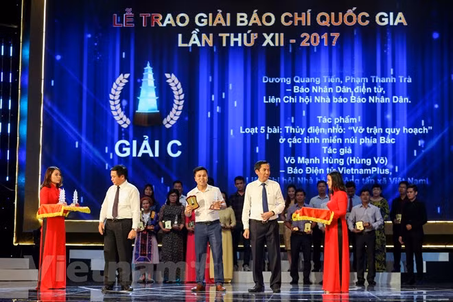 Đặc biệt, báo điện tử VietnamPlus (Thông tấn xã Việt Nam) đã vinh dự được nhận bốn giải thưởng: một giải A, một giải B và hai giải C, đồng thời có một tác phẩm vào vòng chung khảo. (Ảnh: Minh Sơn/Vietnam+)