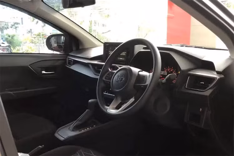 Toyota Wigo 2023 cao nhat 420 trieu tai Viet Nam, lieu co e am?-Hinh-2