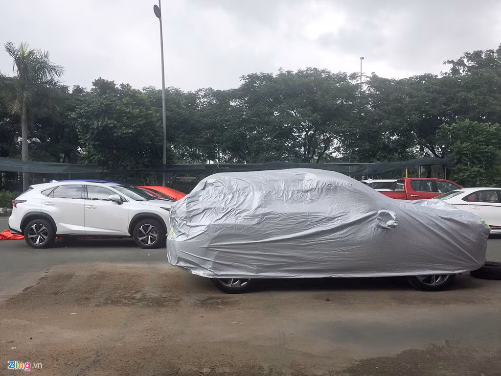 Liên doanh ôtô Nhật Bản Toyota với hai thương hiệu Toyota và Lexus mang về một số mẫu xe hybrid. Dường như đây sẽ là những sản phẩm hãng này tập trung trong thời gian tới.