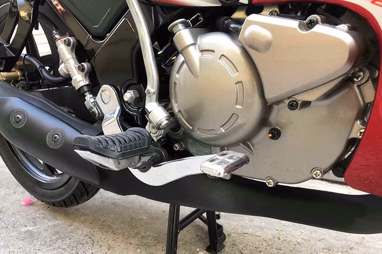 Hiện chỉ còn duy nhất liên doanh Hong Leong Yamaha ở Malaysia còn sản xuất Yamaha 125ZR và bán ra tại đây với giá 7700 Ringgit (tương đương 41,639 triệu đồng). Tại Việt Nam, một số cửa hàng nhập khẩu xe hiện đang bày bán mẫu xe này "thét giá" lên đến 250 triệu đồng nhưng vẫn được không ít dân chơi xe mua về để sử dụng.