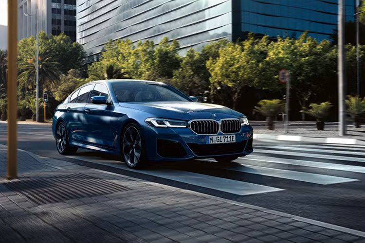 Loat xe sang BMW giam gia hap dan, cao nhat toi 310 trieu dong