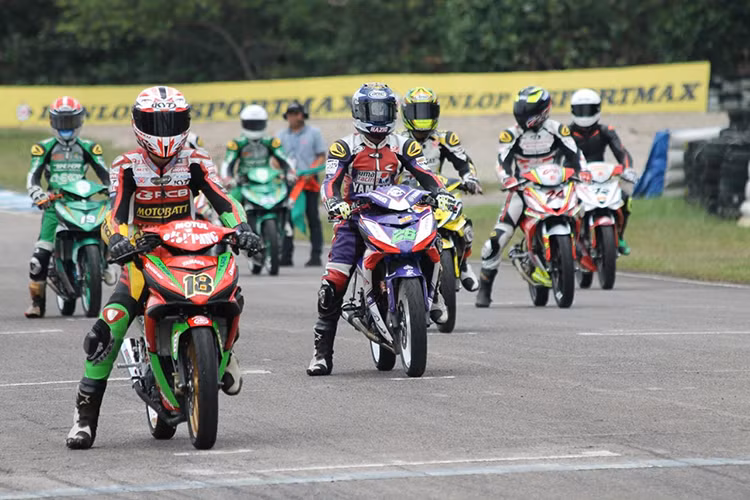 Giai dua moto chau A dau tien cua 2 tay dua Viet-Hinh-5