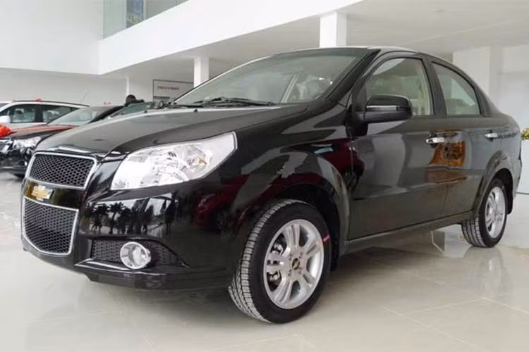 Cụ thể, mức giá công bố của mẫu xe sedan Chevrolet Aveo bản 1.4 LT hiện nay chỉ còn 409 triệu đồng và Aveo 1.4 LTZ giá 435 triệu đồng.
