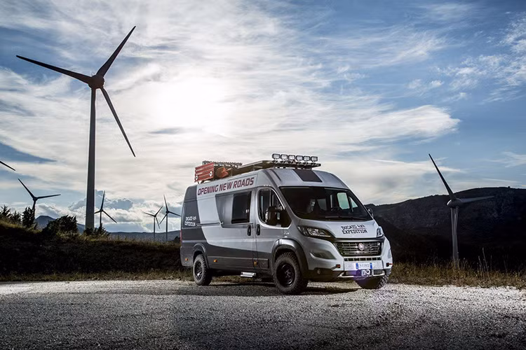 Fiat mới đây đã công bố trình làng mẫu xe Fiat Ducato 4x4 Expedition tại Düsseldorf Caravan Salon tại Đức trong một cuộc triển lãm nhà lưu động trên ôtô và xe moóc số một thế giới dành riêng cho cắm trại và du lịch ngoài trời.