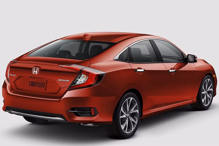 Sẽ có ba phiên bản khác nhau của chiếc Honda Civic bản nâng cấp 2019, tương đương với ba phiên bản hiện tại, bao gồm hai phiên bản G và E sử dụng động cơ 1.8L i-VTEC 9141 mã lực, 174 Nm), nhưng sẽ không còn phiên bản Civic L (của năm 2018), thay thế vào đó là phiên bản Civic RS, với một số chi tiết khá khác biệt.