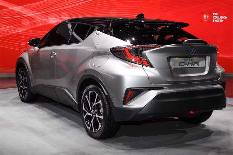 Xe vẫn sẽ sử dụng nền tảng khung sàn toàn cầu mới nhất của Toyota với tên gọi TNGA (Toyota New Global Architecture). Như vậy, nó là mẫu xe thứ 2 sử dụng nền tảng này, sau mẫu xe xanh Toyota Prius thế hệ mới.
