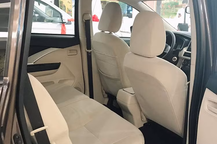 Xe được trang bị động cơ xăng 4cyl dung tích 1.5L cho công suất tối đa 104 mã lực và mô-men xoắn cực đại 141Nm, sức mạnh được truyền xuống cầu trước (FWD) thông qua hộp số tự động 4 cấp hoặc sàn 5 cấp. Tại Việt Nam, hiện Mitsubishi Xpander là mẫu xe bán chạy nhất trong phân khúc MPV 7 chỗ cỡ nhỏ nói riêng, và phân khúc MPV 7 chỗ nói chung.