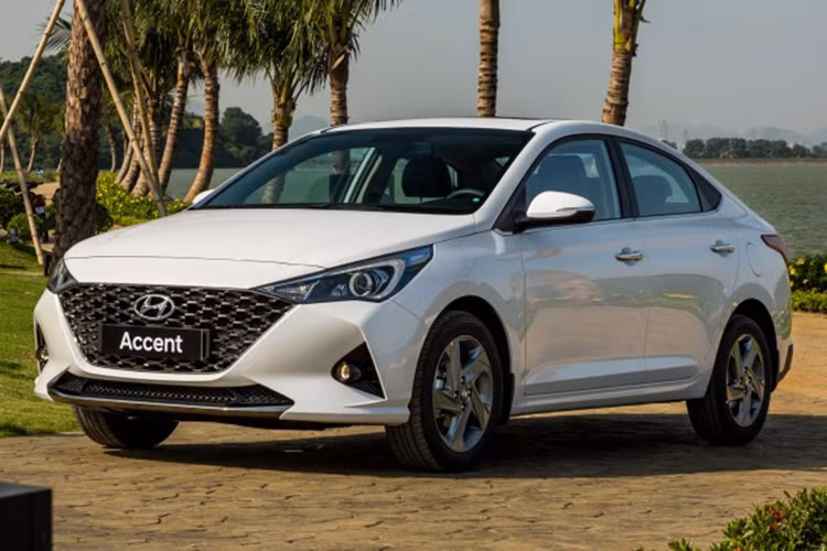 Hon 1.300 xe Hyundai Accent den tay khach Viet thang 7/2023