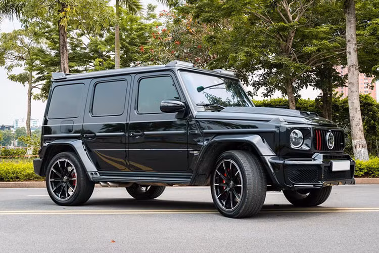 Tại thị trường Việt Nam, có không ít mẫu xe sang Mercedes-Benz đã được lột xác dưới bàn tay của hãng độ Đức - Brabus. Nhưng tiêu biểu nhất phải kể đến các bản độ dành cho dòng xe SUV đắt tiền Mercedes-AMG G63 thế hệ mới.