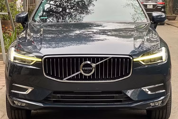 Volvo VX60 bản T6 Inscription đời 2019 như chiếc xe đang rao bán sử dụng động cơ đốt trong truyền thống, không còn xuất hiện trên các mẫu Volvo XC60 nhập chính hãng hiện nay.
