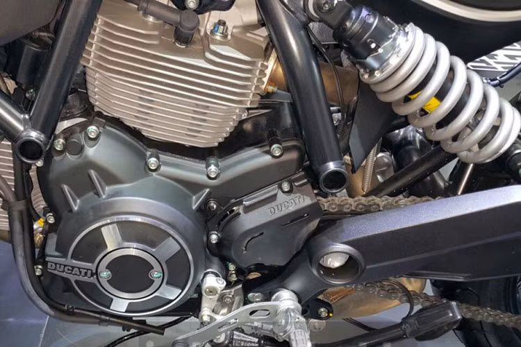 Ducati Sixty2 2016 sử dụng động cơ L-twin làm mát bằng không khí, dung tích 399cc, kết hợp hộp số 6 cấp sản sinh công suất 41 mã lực tại 8.750 vòng/phút, mô-men xoắn cực đại 34.6 Nm tại 8.00 vòng/phút, đáp ứng tiêu chuẩn khí thải Euro 4.