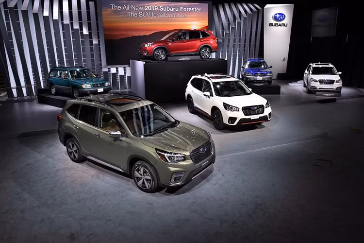 Hãng xe ôtô Subaru vừa chính thức cho ra mắt thế hệ thứ 5 của dòng crossover cỡ C Forester tại triển lãm ôtô New York 2018. Mẫu xe Subaru Forester 2019 thế hệ mới sẽ được chia thành 5 bản trang bị, bao gồm tiêu chuẩn, Premium, Limited, Touring và Sport.