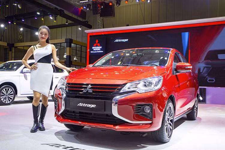 Mitsubishi Pajero Sport được trang bị hộp số 8 cấp tiên tiến, khả năng vận hành mạnh mẽ, mượt mà và tiết kiệm tối ưu giúp bạn tự tin chinh phục mọi cung đường. Mitsubishi Attrage với khả năng tiết kiệm nhiên liệu vượt trội, là sự lựa chọn phù hợp và kinh tế cho các khách hàng lần đầu sở hữu xe. Từ ngày 26 - 30/10/2022, gian hàng của Mitsubishi Motors Việt Nam sẵn sàng đón tiếp khách tham quan tại Trung tâm Hội chợ và Triển lãm Sài Gòn (SECC), quận 7, TP HCM. 