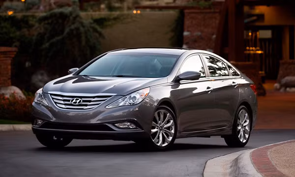 Hon 300 nghin chiec Hyundai Sonata dinh loi den phanh