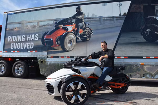 Hinh anh moto 3 banh Can-Am Spyder trong le ki niem hang BRP-Hinh-2