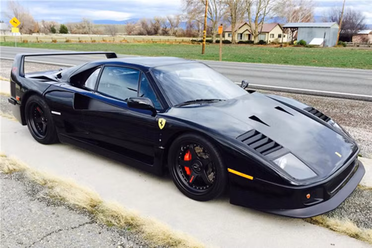 Một chiếc siêu xe Ferrari F40 đời 1991 khá nổi tiếng do được Gas Monkey Garage khôi phục và sửa đổi đang chuẩn bị hướng tới một buổi đấu giá. Đây được cho là lần thứ 3 chiếc siêu xe Ferrari F40 này được đem đi đấu giá để tìm kiếm chủ nhân mới.