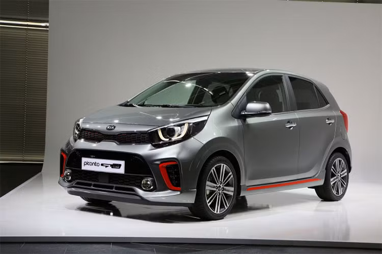 Hãng xe hơi Hàn Quốc vừa thông báo bán ra mẫu xe Kia Morning 2018 (hay còn được gọi là Picanto) phiên bản thể thao GT-Line tại thị trường Anh quốc. So với các phiên bản tiêu chuẩn, diện mạo của Kia Morning 2018 mới nổi bật với thiết kế thể thao cùng đường nét sắc sảo.