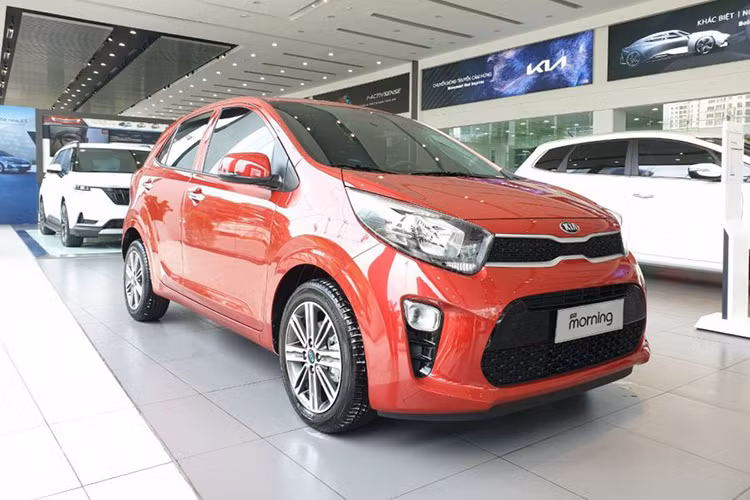 Theo báo cáo bán hàng của VAMA, doanh số bán xe Kia Morning chỉ đạt 146 xe trong tháng 11/2023, cao hơn so với 4 tháng trước đó. Doanh số tích lũy sau 11 tháng của Kia Morning đạt 1.367 xe, thấp hơn rất nhiều so với hai đối thủ cùng phân khúc là Hyundai Grand i10 (6.809 xe) và Toyota Wigo mới tái xuất thị trường hồi tháng 6/2023 (1.367 xe). 