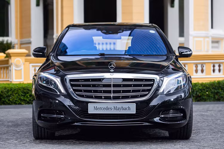 Mercedes-Maybach S600 là 1 trong những mẫu xe siêu sang khá hút khách tại thị trường Việt, bằng chứng là trong 2 năm được ra mắt đã có khoảng 100 chiếc Maybach S600 tìm thấy chủ nhân. Với việc vừa ra mắt thêm hai phiên bản Mercedes-Maybach S500 và S400 vừa qua, chắc chắn trong thời gian tới sẽ có thêm nhiều mẫu xe thương hiệu này lăn bánh.