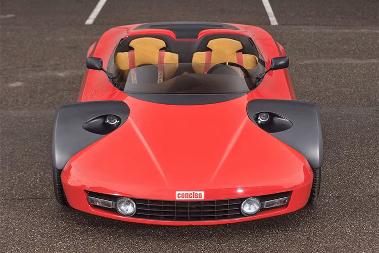 Đối với các tín đồ đam mê siêu xe của Ferrari, có thể cái tên Ferrari Conciso khá xa lạ. Bởi đây là sản phẩm ra lò từ xưởng thiết kế Michalak tọa lạc tại Đức, và chỉ có một chiếc duy nhất có mặt trên thế giới.