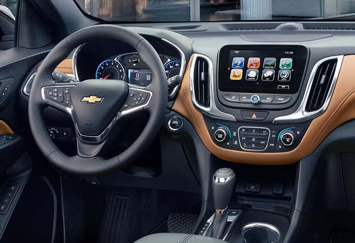 Chevrolet cũng đã cải tiến đáng kể khả năng kết nối tương tác cho xe với loạt công nghệ trang bị hiện đại, cập nhật thời thượng như; hệ thống thông tin MyLink với màn hình 7 và 8-inch được thiết kế hỗ trợ Apple CarPlay cùng Android Auto, tương thích OnStar 4G LTE Wi-Fi. 