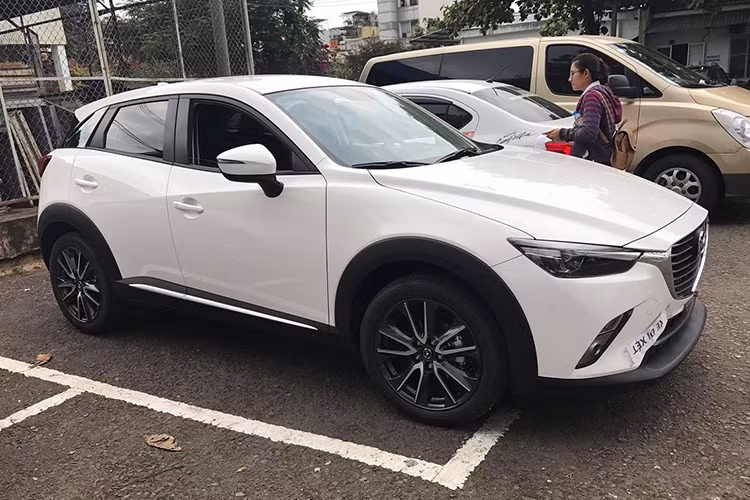 Mới đây tại điểm đăng ký mới phương tiện ở số 282 Nơ Trang Long – Quận Bình Thạnh, TP HCM, người dân vô tình nhìn thấy một chiếc Mazda CX-3 màu trắng đỗ chờ đăng ký lấy biển số. Điều này làm tăng lên nghi ngờ nhà phân phối Thaco Trường Hải sắp tung CX-3, cùng với đó là CX-9 thế hệ mới ra thị trường.