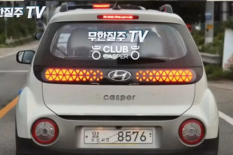 Như thông tin đã đưa, Hyundai Casper 2022 giá rẻ sở hữu kích thước khá nhỏ, bao gồm 3.595 mm, chiều rộng 1.595 mm, chiều cao 1.575 mm và chiều dài cơ sở 2.400 mm. Do đó, đây là mẫu SUV nhỏ nhất của thương hiệu Hyundai hiện nay.