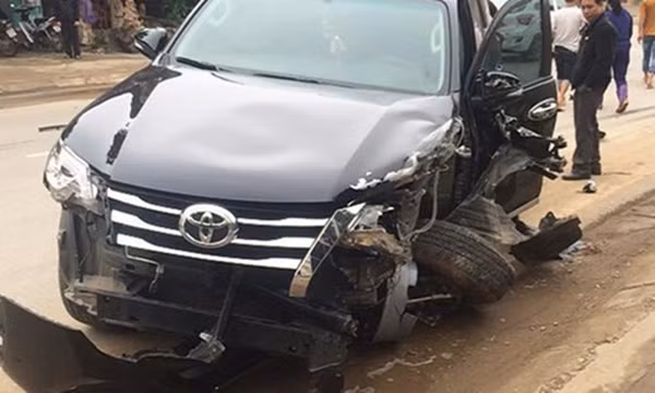 Toyota Fortuner “huc” Ford Everest, tui khi khong no?-Hinh-3