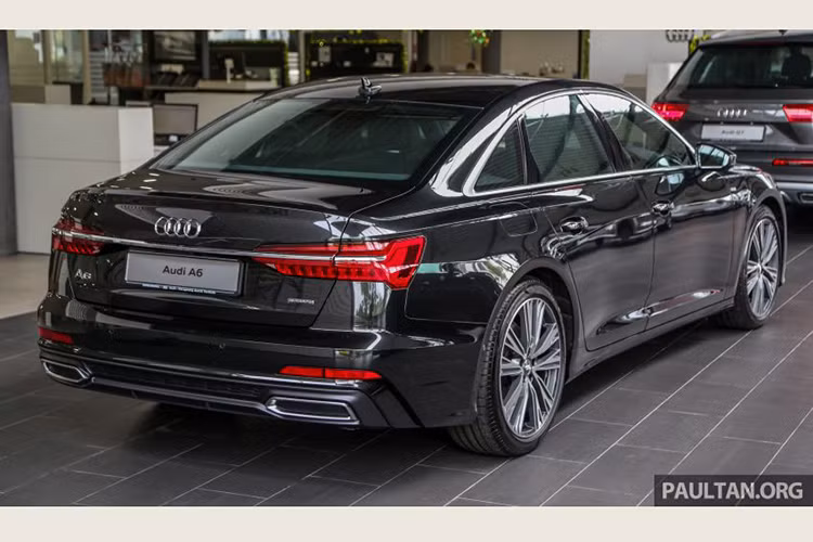 Trong điều kiện vận hành thực tế, nhà sản xuất xe sang Audi cho biết công nghệ MHEV giúp giảm mức tiêu thụ nhiên liệu lên tới 0,7 lít/ 100 km. Động cơ xăng V6 3.0L kết hợp với hệ thống mild hybrid 48V cho công suất tối đa 335 mã lực và mô-men xoắn cực đại 500Nm.