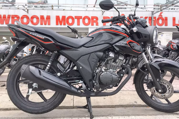Honda CB150 Verza 2018 được xem là phiên bản nâng cấp sẽ nằm dưới "người anh em" CB150R Streetfire hiện tại trong danh mục sản phẩm của hãng ở Indonesia. Xe sở hữu khcish thước nhỏ nhắn với hiều dài, rộng và cao lần lượt là 2.056mm x 742mm x 1.054mm cùng trọng lượng tổng thể khoảng 129kg