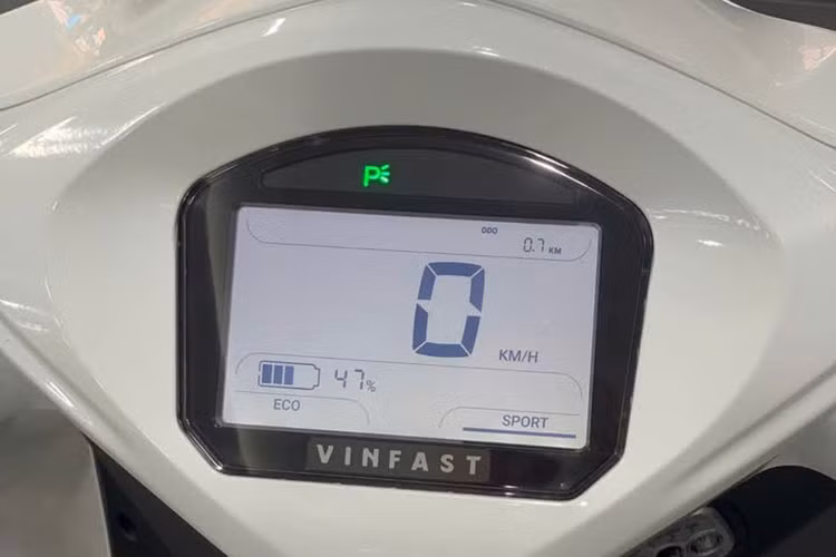 Vinfast Feliz NEO 2025 nâng cấp mới vẫn giữ ngôn ngữ thiết kế tinh gọn với những đường nét thể thao cho khả năng di chuyển linh hoạt trên đường phố.