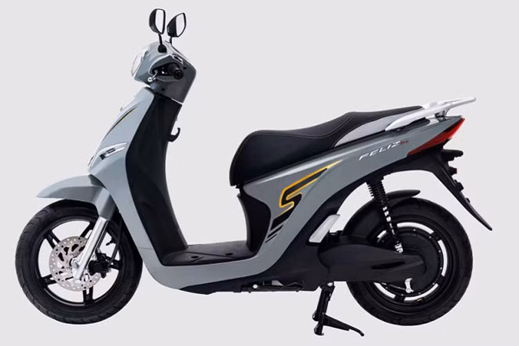 Xe sở hữu chiều dài tổng thể 1.912 mm, rộng 693 mm, cao 1128mm. Chiều dài cơ sở dài 1320mm, Yên xe cao 770mm, Khoảng sáng gầm 145mm. Các thông số kích thước của Feliz đều nhỉnh hơn các đối thủ cùng phân khúc như Honda Vision, Yamaha Janus.