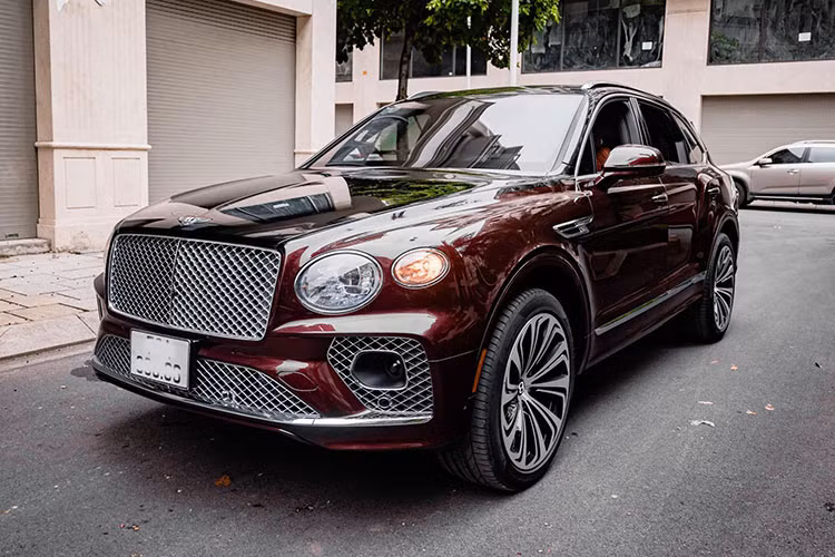 Bentley Bentayga First Edition len san xe cu Ha Noi chi hon 15 ty dong