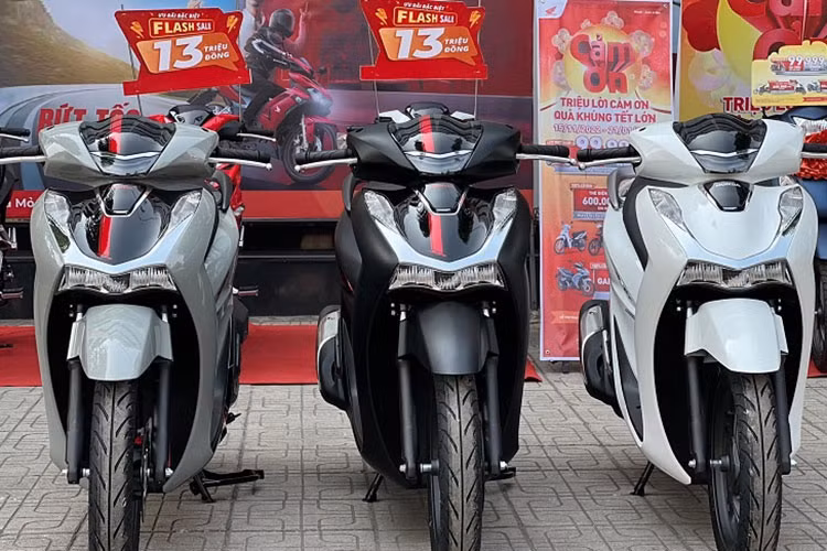 Honda SH tang gia dong loat tai Viet Nam, SH 350i lai giam soc
